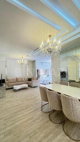 6 otaqlı həyət evi/bağ evi - Novxanı q. - 350 m² (26)