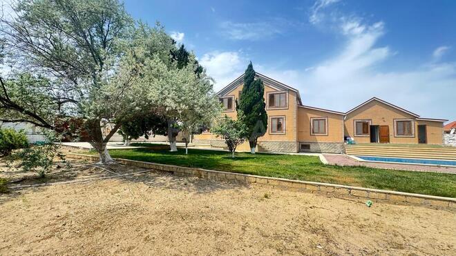6 otaqlı həyət evi/bağ evi - Novxanı q. - 350 m² (5)