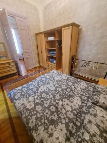 İcarəyə verilir 2 otaqlı köhnə tikili 69 m², Sahil m., photo 3 from 15