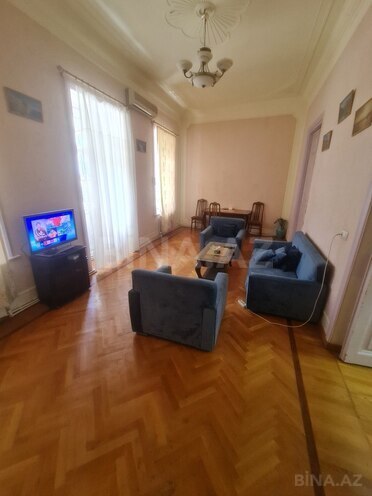 İcarəyə verilir 2 otaqlı köhnə tikili 69 m², Sahil m., photo 8 from 15