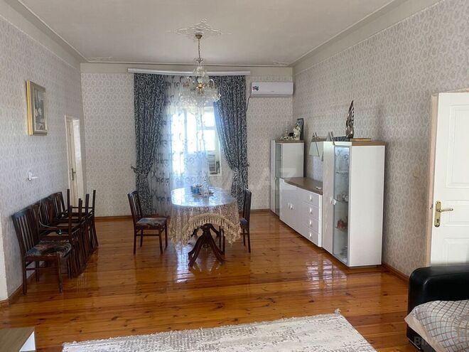 7 otaqlı həyət evi/bağ evi - Şüvəlan q. - 240 m² (27)