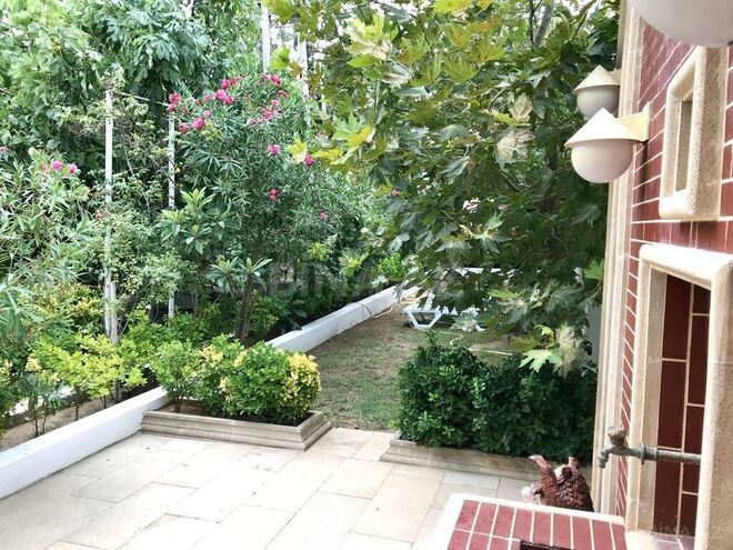 7 otaqlı həyət evi/bağ evi - Şüvəlan q. - 240 m² (13)