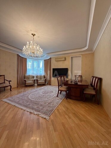 3 otaqlı yeni tikili - İnşaatçılar m. - 130 m² (1)