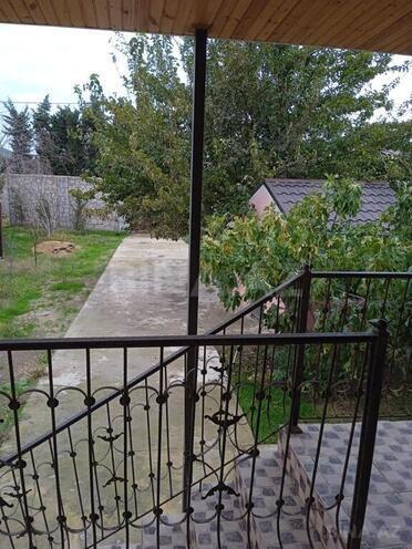 6 otaqlı həyət evi/bağ evi - Novxanı q. - 200 m² (13)