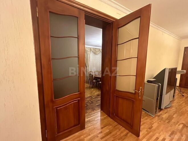 8 otaqlı həyət evi/bağ evi - Gənclik m. - 682 m² (20)