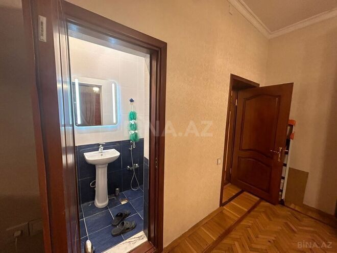 8 otaqlı həyət evi/bağ evi - Gənclik m. - 682 m² (18)