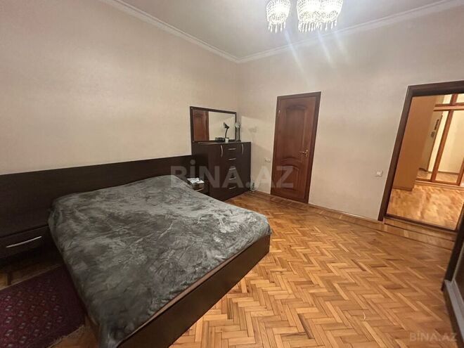 8 otaqlı həyət evi/bağ evi - Gənclik m. - 682 m² (8)