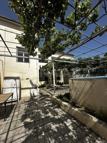 4 otaqlı həyət evi/bağ evi - Novxanı q. - 130 m² (1)