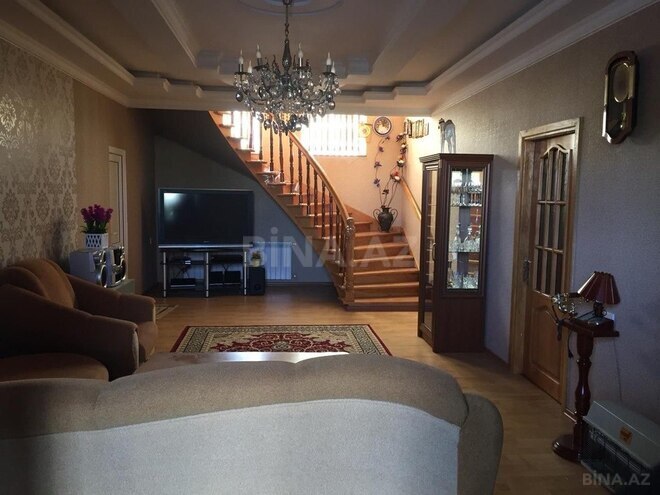 6 otaqlı həyət evi/bağ evi - Novxanı q. - 300 m² (3)