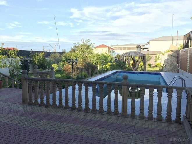 6 otaqlı həyət evi/bağ evi - Novxanı q. - 300 m² (16)
