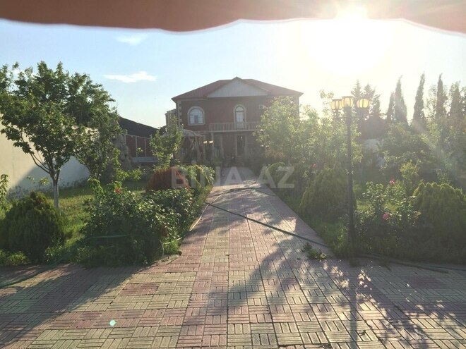 6 otaqlı həyət evi/bağ evi - Novxanı q. - 300 m² (12)
