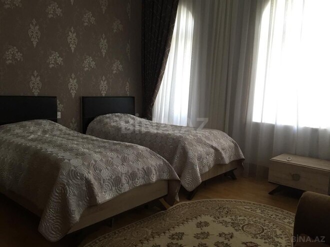 6 otaqlı həyət evi/bağ evi - Novxanı q. - 300 m² (9)