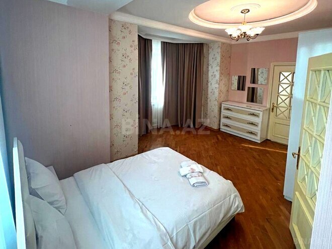 8 otaqlı həyət evi/bağ evi - Badamdar q. - 935 m² (17)