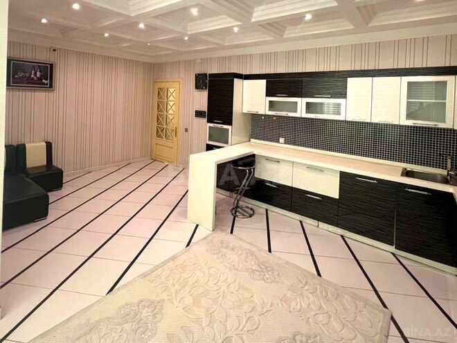 8 otaqlı həyət evi/bağ evi - Badamdar q. - 935 m² (22)