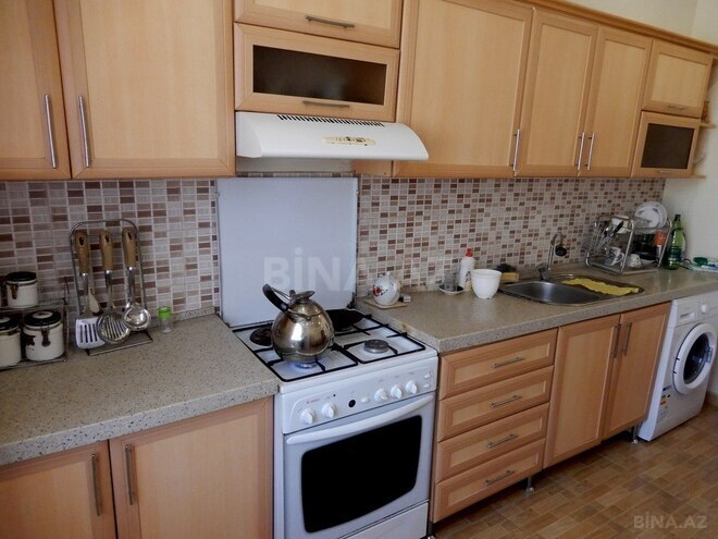 5 otaqlı həyət evi/bağ evi - Novxanı q. - 200 m² (5)
