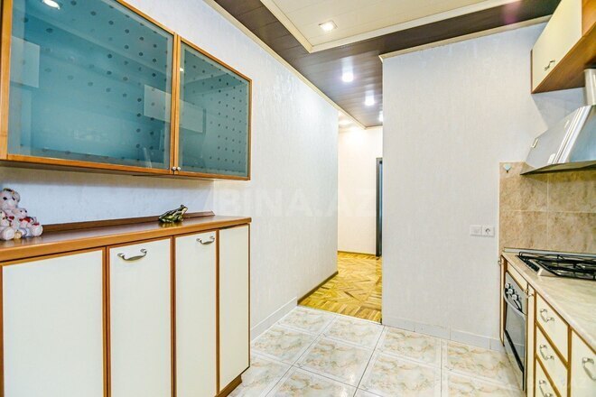 Сдаётся 3-комн. вторичка 107 м², м. Сахил, photo 9 from 32
