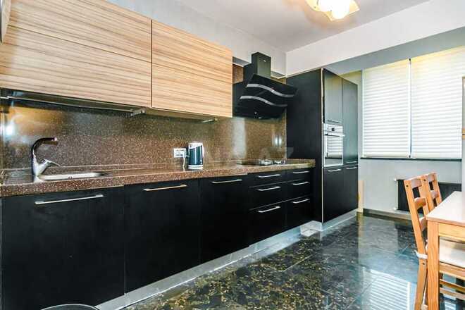 İcarəyə verilir 2 otaqlı köhnə tikili 88 m², 28 May m., photo 23 from 32