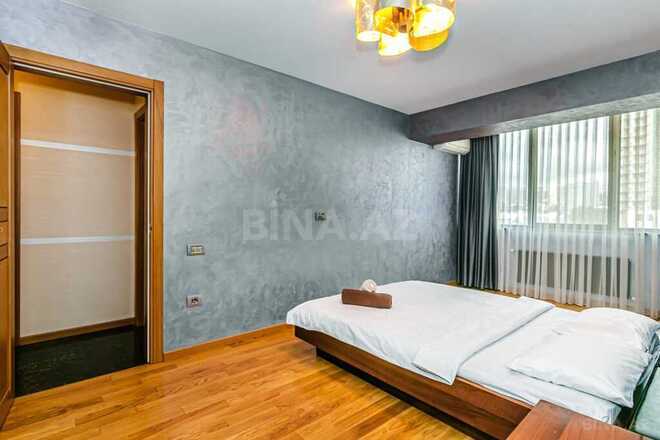 İcarəyə verilir 2 otaqlı köhnə tikili 88 m², 28 May m., photo 13 from 32