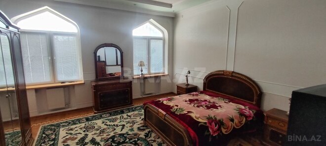 7 otaqlı həyət evi/bağ evi - Bakıxanov q. - 710 m² (7)