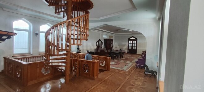 7 otaqlı həyət evi/bağ evi - Bakıxanov q. - 710 m² (2)