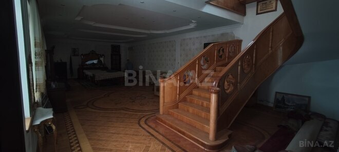 7 otaqlı həyət evi/bağ evi - Bakıxanov q. - 710 m² (1)
