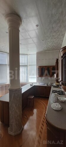 7 otaqlı həyət evi/bağ evi - Bakıxanov q. - 710 m² (9)