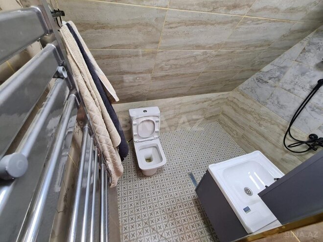 4 otaqlı həyət evi/bağ evi - Novxanı q. - 180 m² (23)