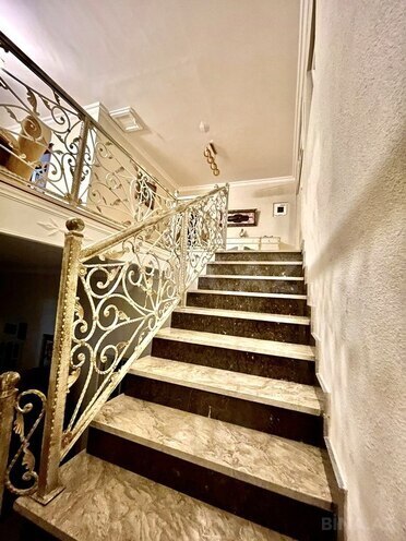6-комн. дом/дача - пос. Новханы - 600 м² (15)