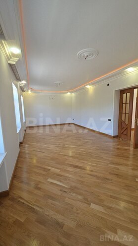 7 otaqlı həyət evi/bağ evi - Novxanı q. - 240 m² (25)