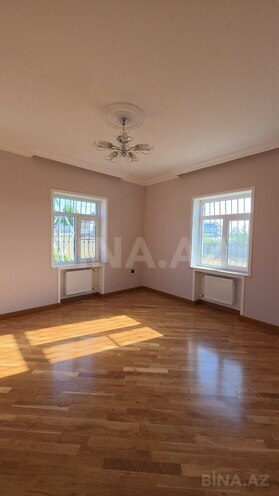 7 otaqlı həyət evi/bağ evi - Novxanı q. - 240 m² (12)