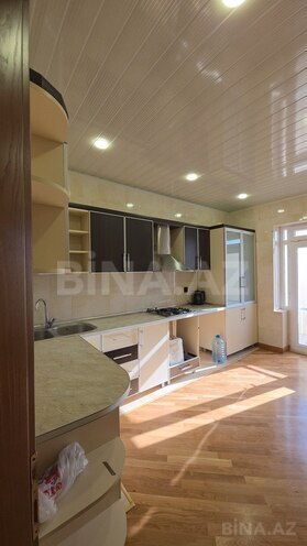 7 otaqlı həyət evi/bağ evi - Novxanı q. - 240 m² (22)