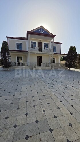 7 otaqlı həyət evi/bağ evi - Novxanı q. - 240 m² (1)