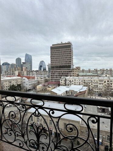 3-комн. новостройка - м. 28 мая - 145 м² (9)