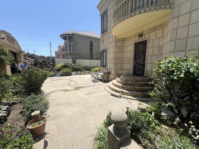 5 otaqlı həyət evi/bağ evi - M.Ə.Rəsulzadə q. - 300 m² (6)