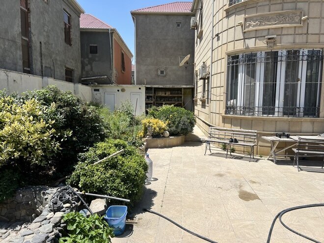 5 otaqlı həyət evi/bağ evi - M.Ə.Rəsulzadə q. - 300 m² (3)