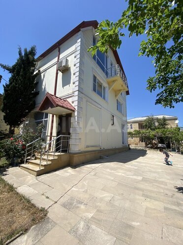 7 otaqlı həyət evi/bağ evi - Badamdar q. - 240 m² (1)