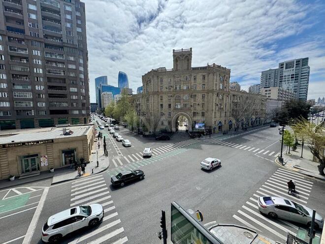 20-комн. офис - м. 28 мая - 850 м² (1)