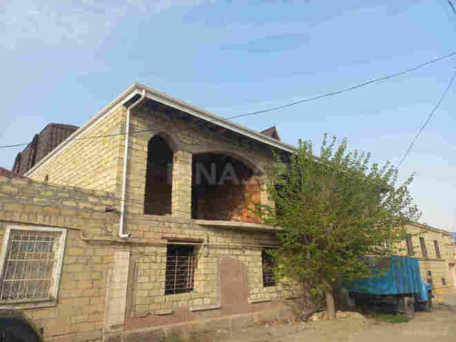 8 otaqlı həyət evi/bağ evi - Gəncə - 300 m² (1)