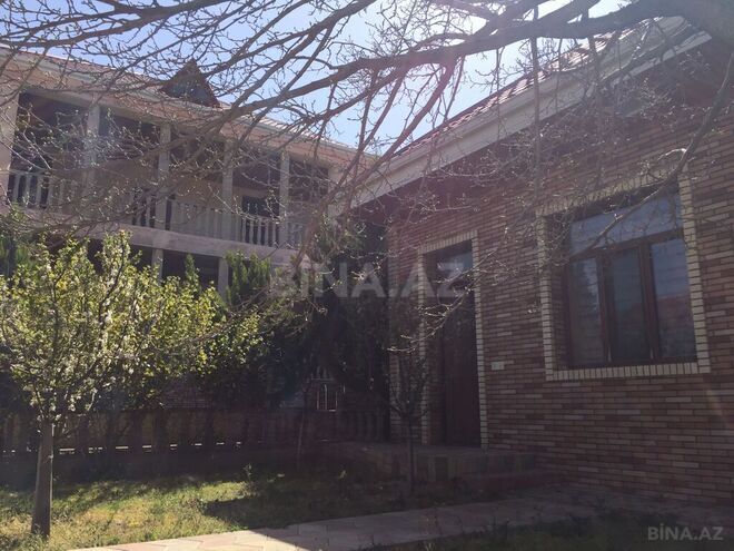 7 otaqlı həyət evi/bağ evi - Pirşağı q. - 250 m² (1)