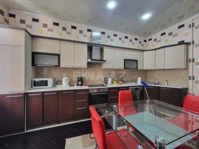 3-комн. новостройка - м. 8 ноября - 141 м² (10)