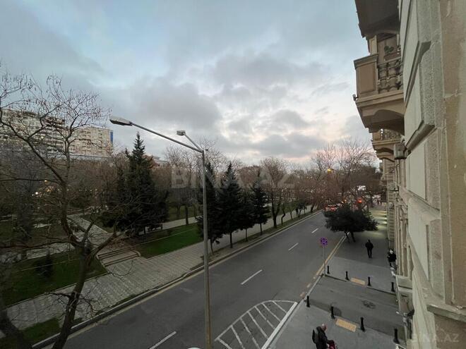 4-комн. вторичка - Насиминский  р. - 130 м² (2)