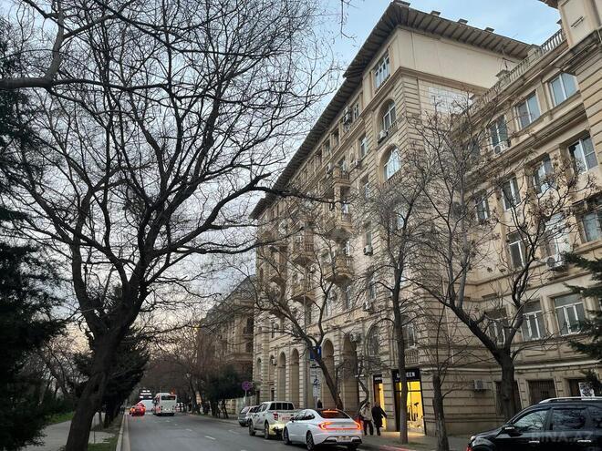 4-комн. вторичка - Насиминский  р. - 130 м² (1)