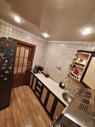 3-комн. вторичка - м. Иншаатчылар - 70 м² (12)