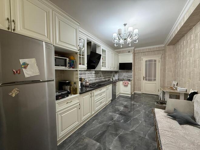 3-комн. новостройка - м. 28 мая - 150 м² (7)