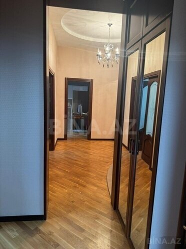 3-комн. новостройка - м. 28 мая - 120 м² (3)