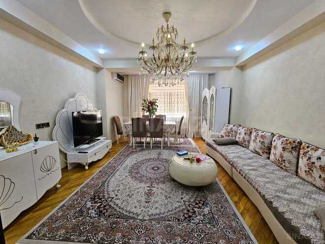 4 otaqlı yeni tikili - İnşaatçılar m. - 143 m² (1)