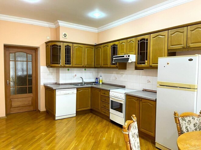 4-комн. новостройка - м. 28 мая - 230 м² (15)