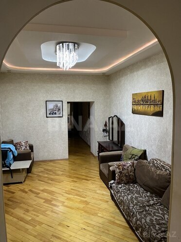 4-комн. вторичка - м. 28 мая - 145 м² (2)