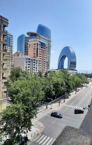 3-комн. вторичка - м. 28 мая - 100 м² (2)