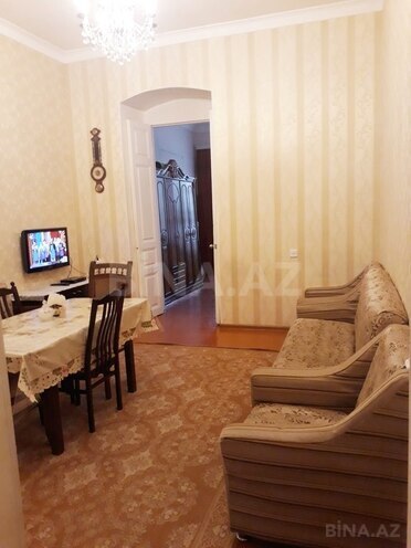 3 otaqlı köhnə tikili - Bayıl q. - 70 m² (1)